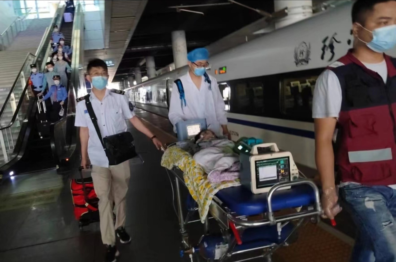 荣成市高铁转运公司